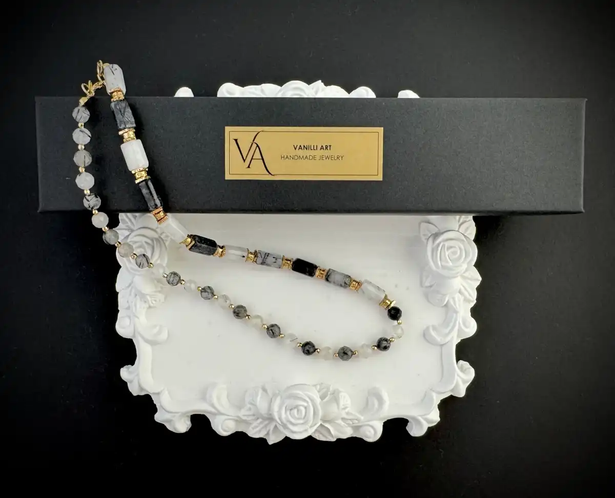 Колие "Черно-бяла любов" 2