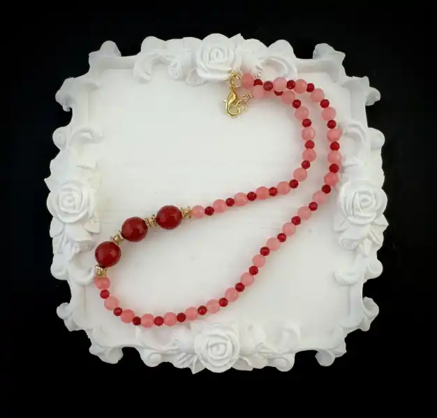 Колие "Цъфнали божури"