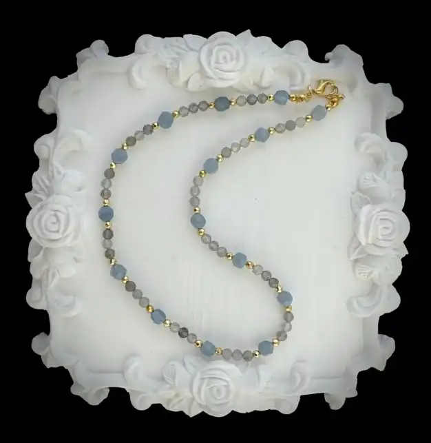 Колие "Гълъби"