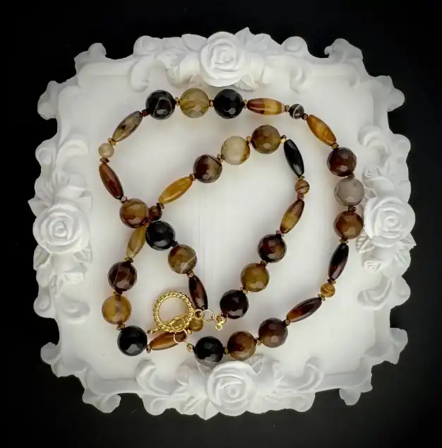 Колие "Красотата на ахатите"