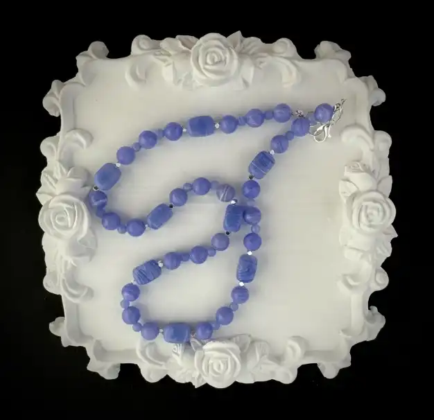 Колие "Лавандулова дантела"