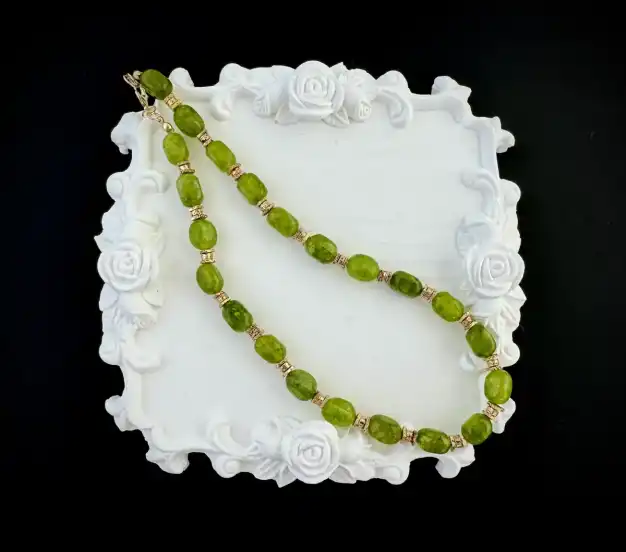 Колие "Зелени поля"